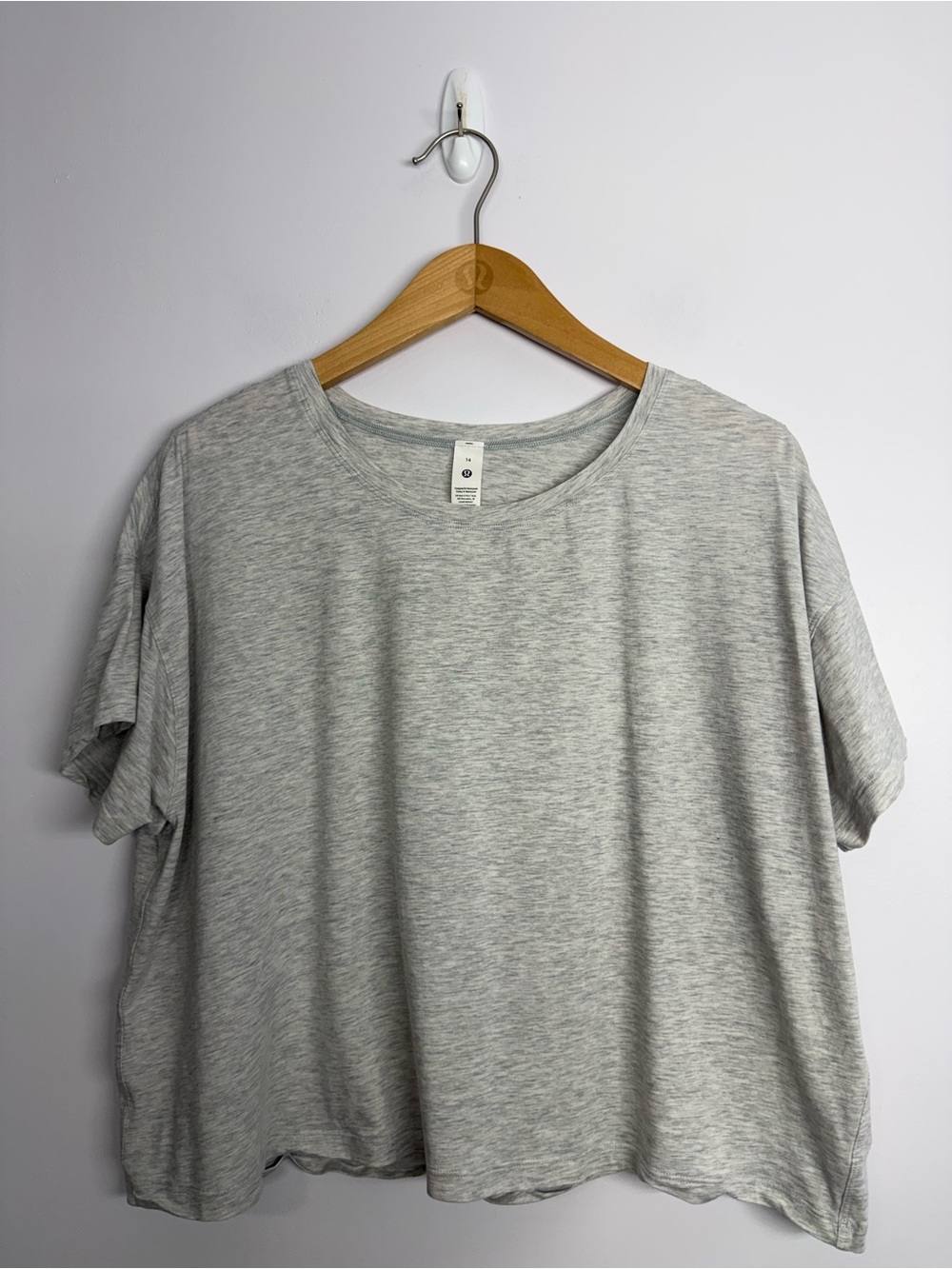 189: Lululemon Cates Tee Heathered Core Ultra Light Grey Size 14